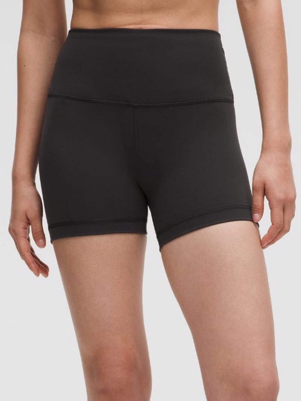 NWOT Lululemon Wunder Train High Rise Short 4”